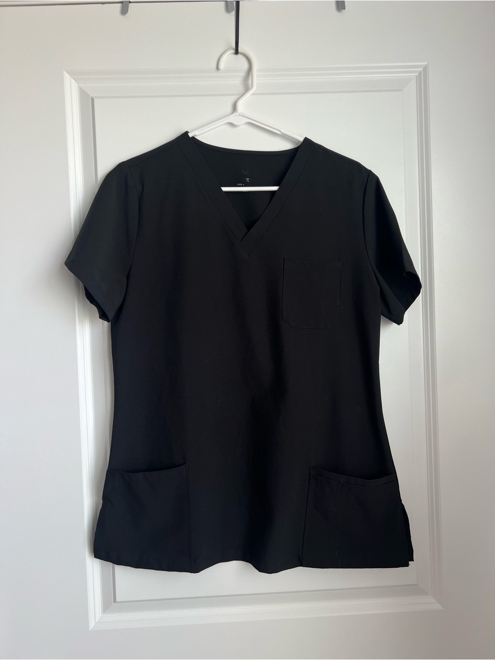 Women’s Black V-Neck Short Sleeve Scrub Top with Pockets